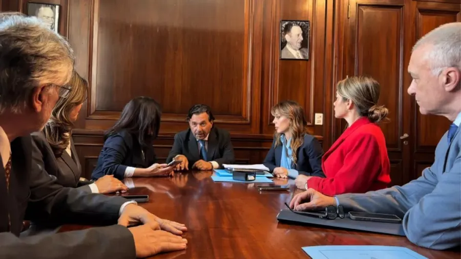 110084-saenz-se-reunio-con-senadores-del-norte-argentino-para-acordar-proyectos-prioritarios-de-la-region-y-coordinar-la-agenda-legislativa-nacional