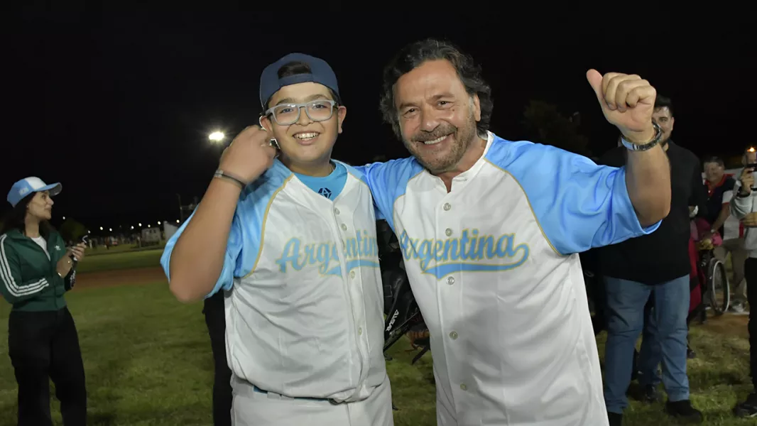 16636-saenz-inauguro-la-nueva-cancha-de-beisbol-y-softbol-en-el-parque-bicentenario-20250330013014