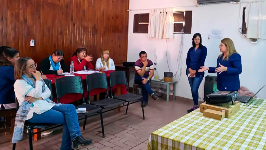 103835-capacitan-a-equipos-de-salud-en-el-plan-estrategico-para-la-prevencion-del-dengue-2025-2026