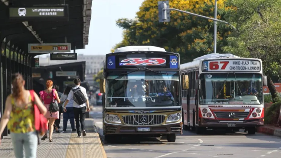 colectivos-39-y-151-pasando-por-la-9-de-julio