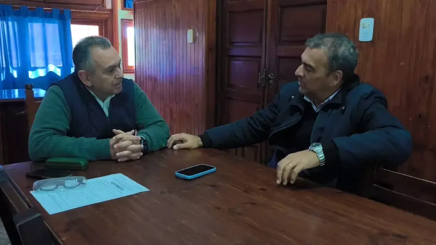23707-el-ministro-mangione-superviso-en-apolinario-saravia-las-acciones-de-control-por-el-brote-de-varicela