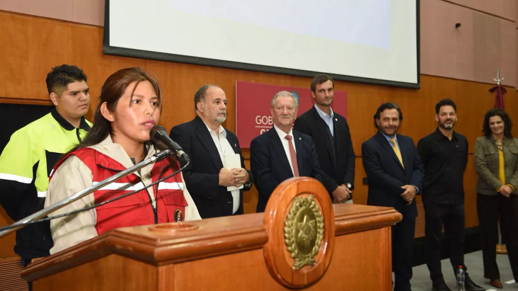 17117-el-gobernador-saenz-distinguio-a-mas-de-80-empresas-que-apostaron-a-la-educacion-y-al-trabajo