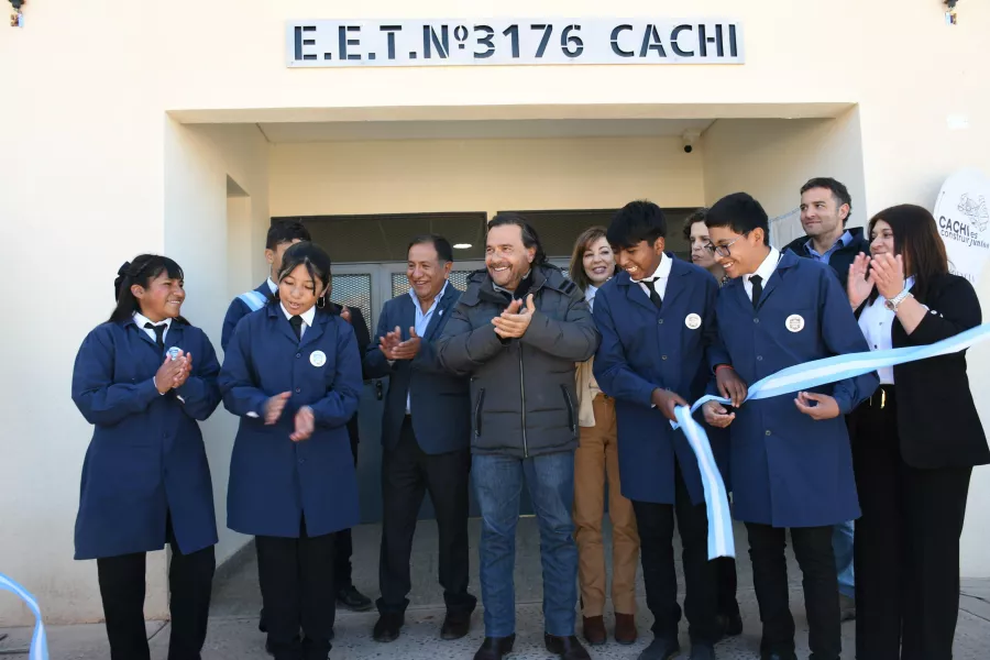 103727-un-hecho-historico-para-el-alto-valle-calchaqui-el-gobernador-inauguro-la-primera-escuela-tecnica-de-cachi