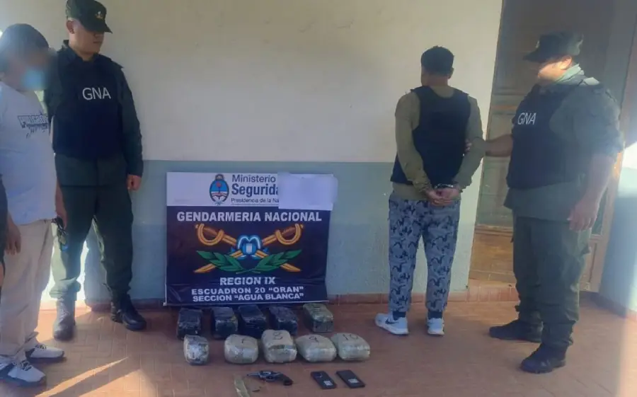 gendarmes_decomisan_10_kilos_de_marihuana_990_kilos_de_hojas_de_coca_y_1.125_paquetes_de_cigarrillos_6