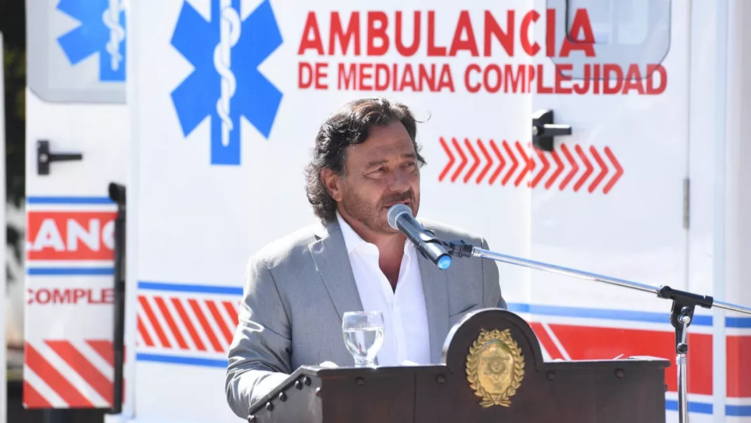 102502-el-gobernador-entregara-13-nuevas-ambulancias-al-sistema-sanitario