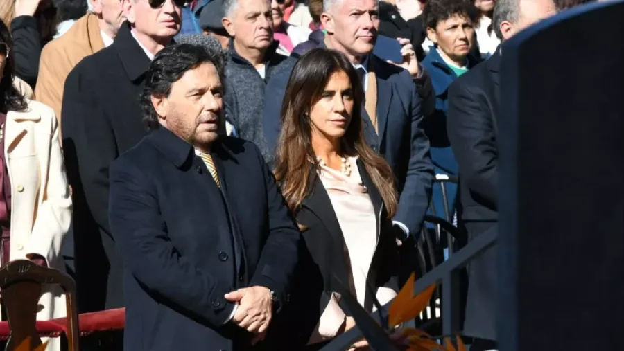 24949-el-gobernador-junto-a-miles-de-fieles-se-unio-a-la-celebracion-de-la-solemnidad-del-senior-del-milagro-en-el-tercer-dia-del-triduo
