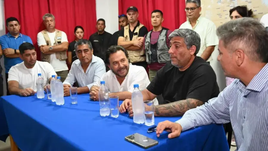 22530-saenz-superviso-el-operativo-integral-de-asistencia-aerea-terrestre-y-fluvial-por-la-crecida-del-rio-bermejo