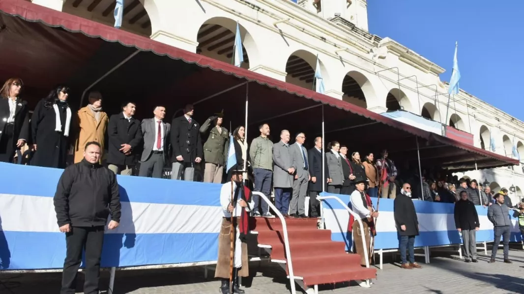 17998-alumnos-de-cuarto-grado-prometieron-fidelidad-a-la-bandera-nacional
