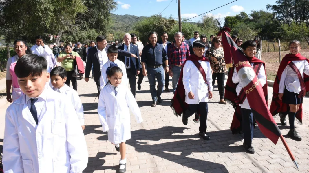101419-el-pueblo-de-talapampa-celebro-su-fiesta-patronal-saenz-habilito-obras-entrego-un-colectivo-y-maquinaria-20250504180623