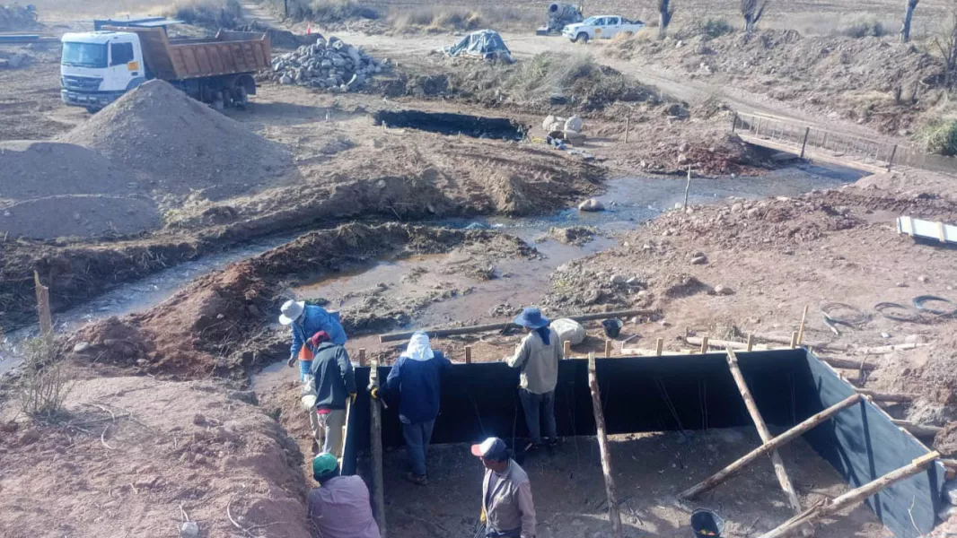 13296-un-nuevo-puente-en-angastaco-evitara-que-vecinos-de-dos-parajes-queden-aislados