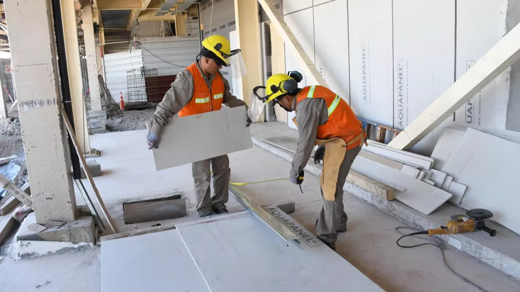 20791-la-ampliacion-del-aeropuerto-de-salta-tiene-un-50-de-avance-el-gobernador-recorrio-las-obras