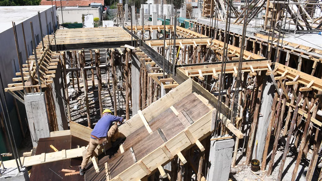 16402-avanza-la-obra-del-bloque-critico-del-hospital-san-bernardo-referente-en-latinoamerica-20251127161940