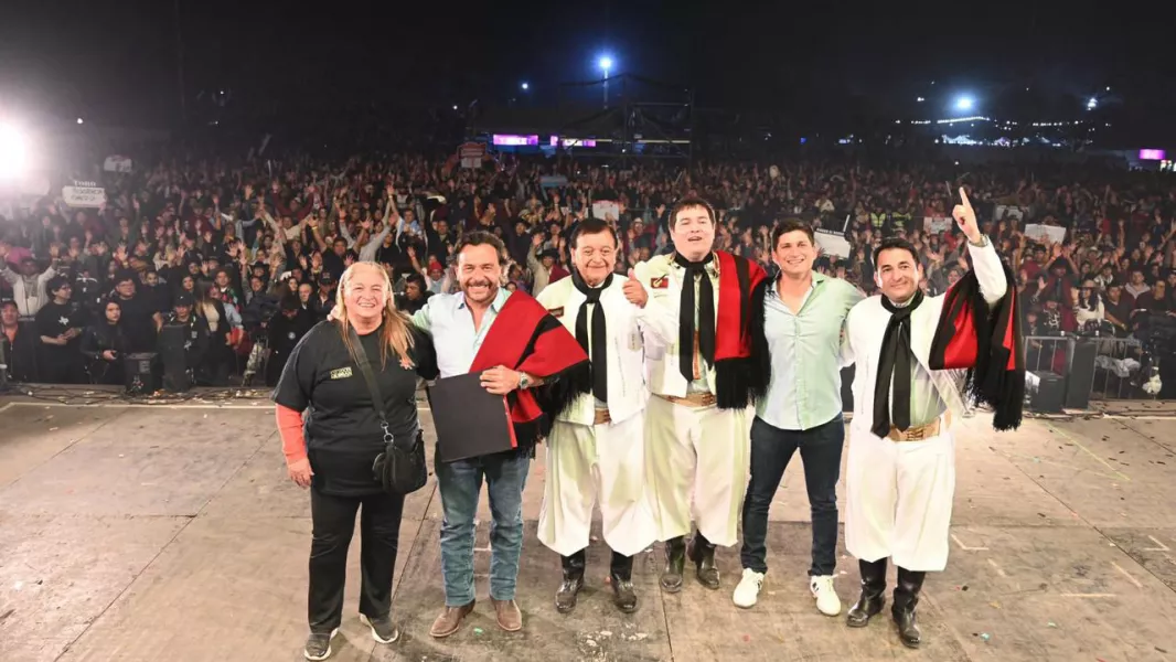 103604-con-musica-y-tradicion-saenz-junto-al-pueblo-de-oran-celebro-los-231-anios-de-la-ciudad