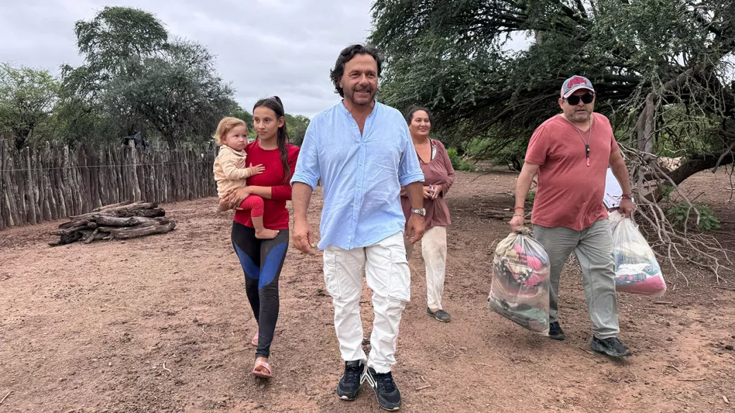 16588-saenz-coordino-en-territorio-la-asistencia-aerea-a-comunidades-afectadas-por-la-crecida-del-rio-bermejo-20250327000858