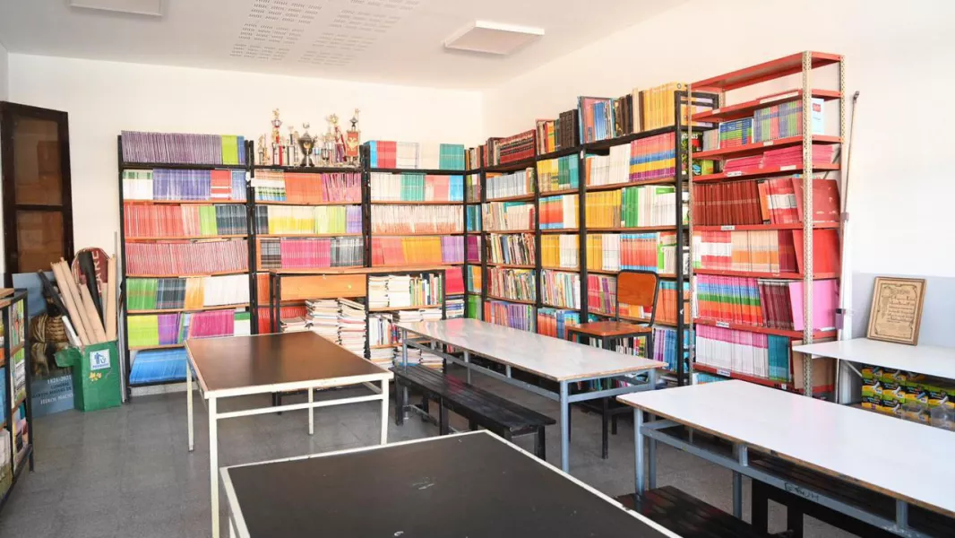 14534-el-gobernador-saenz-visito-a-la-comunidad-educativa-de-la-escuela-joaquin-castellanos
