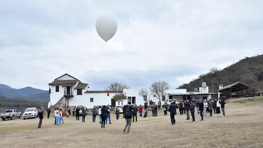 13630-se-realizo-con-exito-el-lanzamiento-de-un-globo-experimental