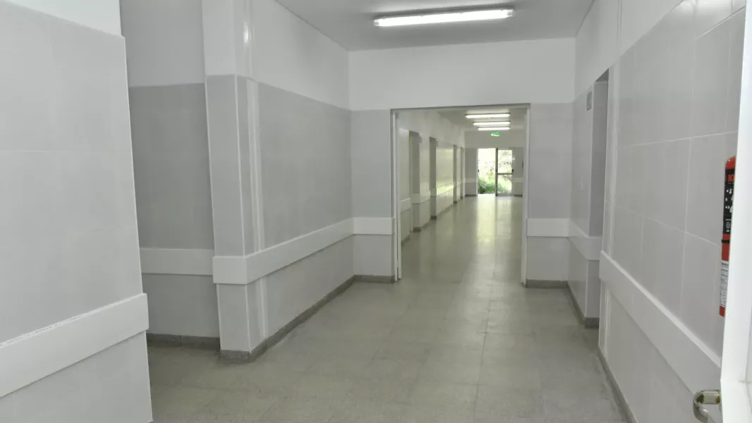 12030-el-hospital-de-rosario-de-la-frontera-sumara-64-camas-y-nuevo-edificio-para-el-de-el-potrero-saenz-verifico-las-dos-obras