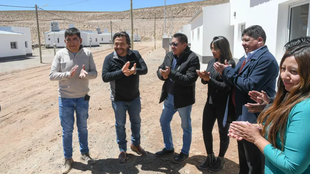 104204-saenz-en-la-puna-obras-de-agua-para-600-familias-35-viviendas-y-espacio-deportivo-en-san-antonio-de-los-cobres