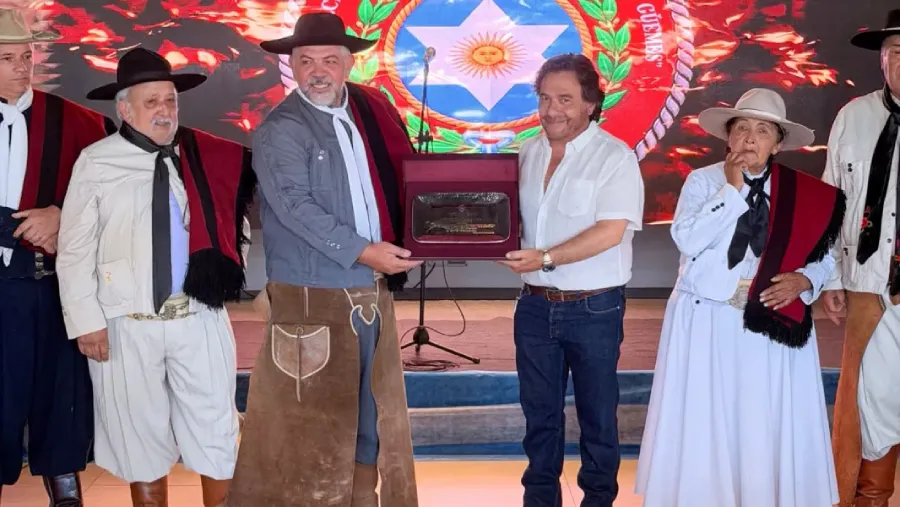 110237-saenz-acompanio-los-80-anios-de-los-gauchos-de-guemes-el-legado-del-general-se-mantiene-vivo-en-cada-fortin-de-salta