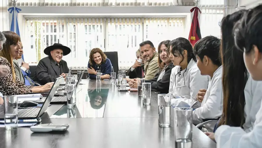 22651-el-gobierno-provincial-y-el-chaquenio-palavecino-acuerdan-una-cooperacion-integral-para-fortalecer-la-educacion-en-el-norte