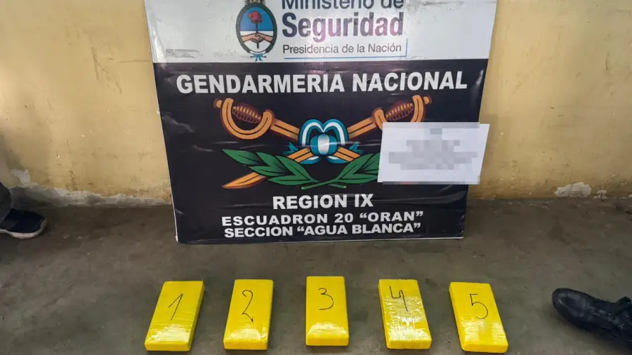detienen_a_un_hombre_que_intentaba_ingresar_al_pais_con_5_kilos_cocaina