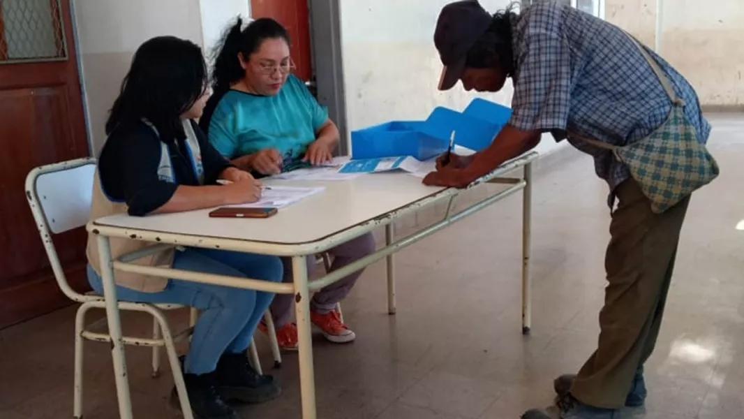 103722-se-establecio-un-cronograma-de-entrega-de-dni-en-salvador-mazza
