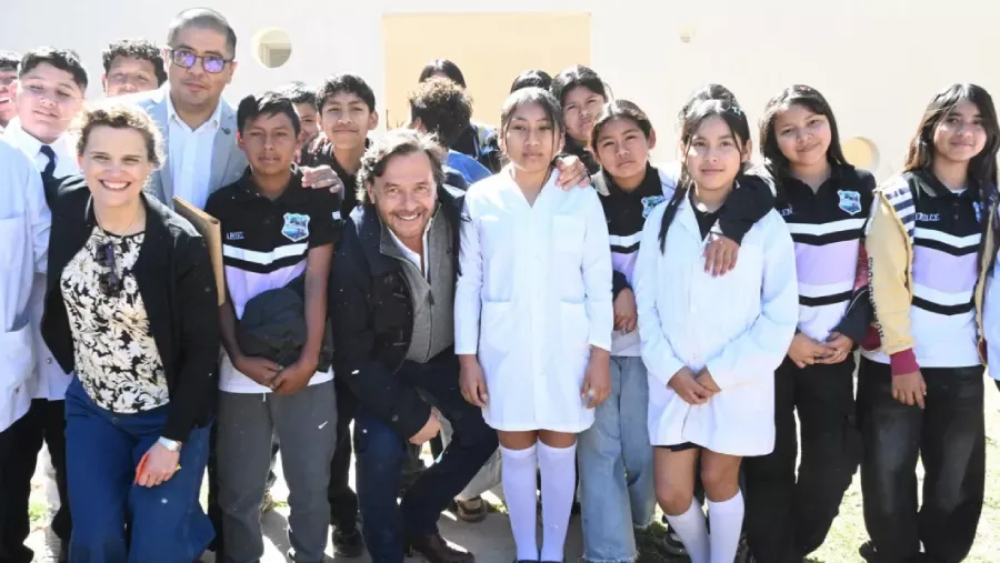 25016-luego-de-15-anios-de-espera-saenz-inauguro-el-nuevo-edificio-de-la-escuela-monte-sinai-para-la-comunidad-wichi-del-paraje-el-obraje