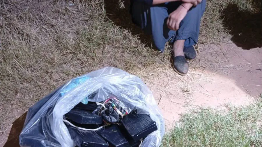 escuadron_20_oran_-_17_kilos_de_cocaina