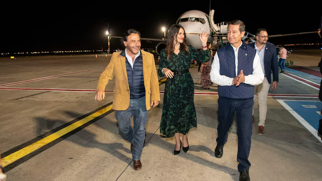 19696-llegada-del-primer-vuelo