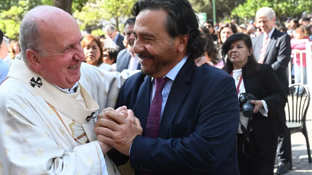 19554-en-el-tercer-dia-del-triduo-el-gobernador-y-miles-de-fieles-se-unieron-para-celebrar-la-solemnidad-del-senior-del-milagro