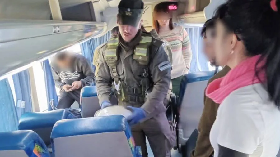 procedimiento_en_tucuman_-_10_kilos_de_marihuana_2