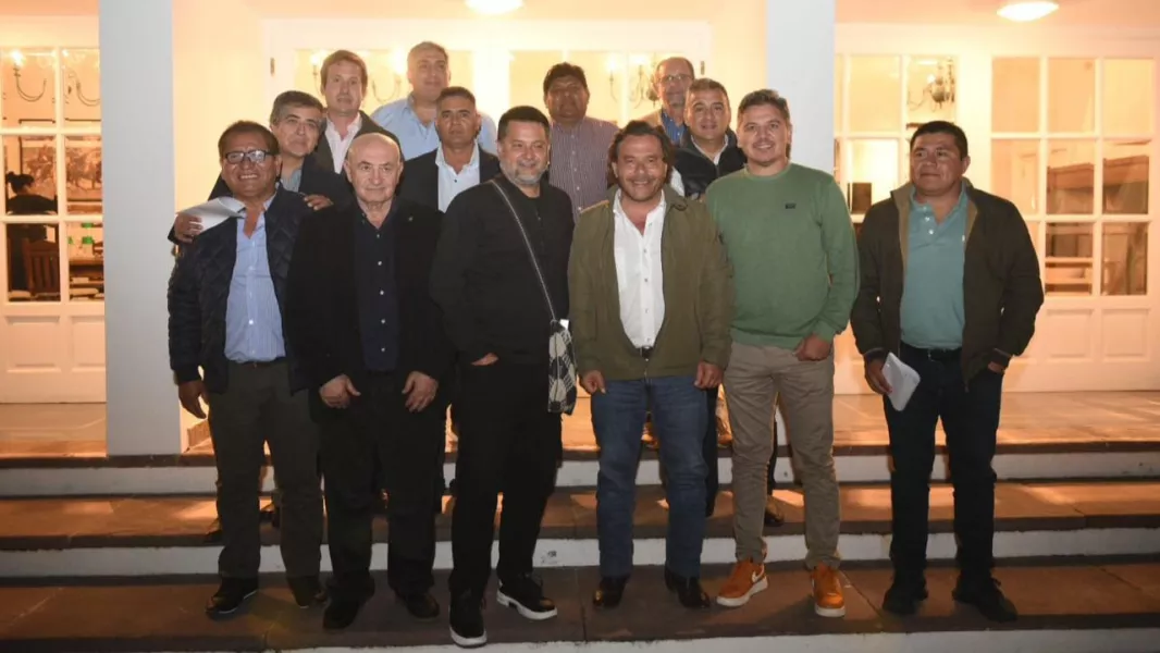 101601-el-gobernador-saenz-presidio-una-mesa-de-trabajo-para-planificar-acciones-conjuntas-e-integrales-en-rivadavia