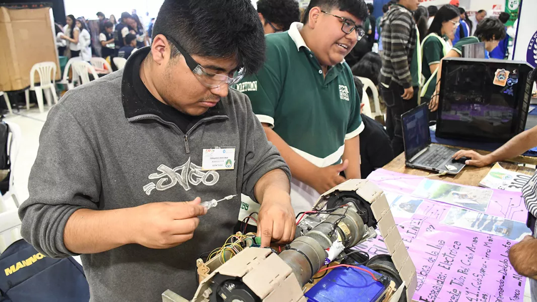 16229-expo-tecnica-2025-celebro-el-talento-y-la-innovacion-de-los-estudiantes-saltenios