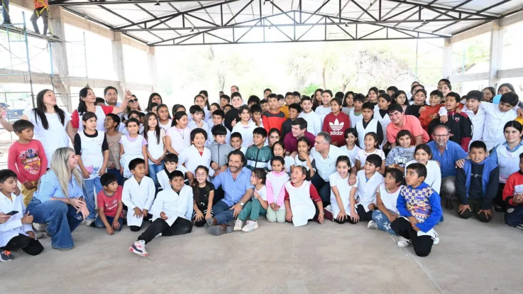 104503-nueva-obra-educativa-en-pizarro-se-construyo-un-tinglado-en-la-escuela-primaria-n-4483-islas-argentinas