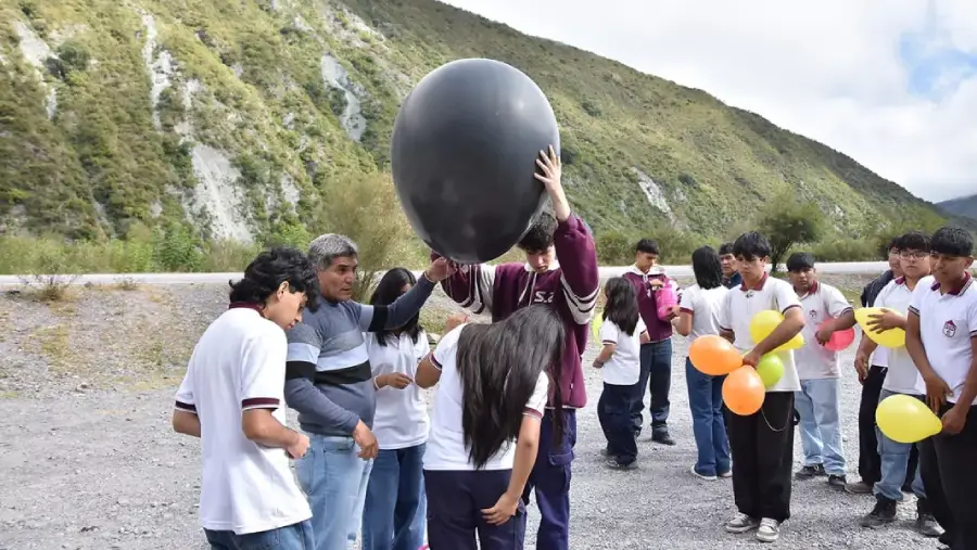 107462-realizaron-pruebas-para-el-lanzamiento-de-un-globo-estratosferico-desde-la-quebrada-del-toro
