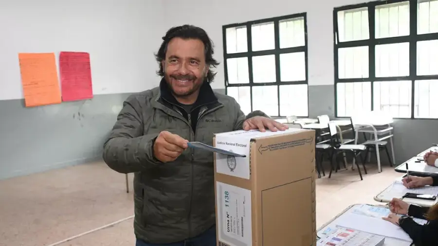 15768-saenz-emitio-su-voto-y-convoco-a-los-ciudadanos-a-participar-para-fortalecer-la-democracia