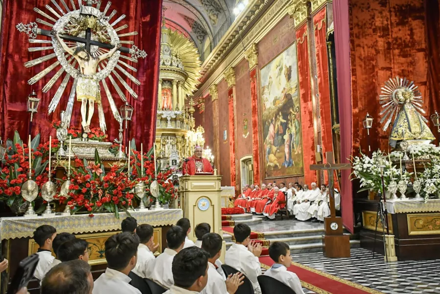 19544-el-vicegobernador-antonio-marocco-durante-la-fiesta-de-la-santa-cruz-en-el-segundo-dia-del-triduo