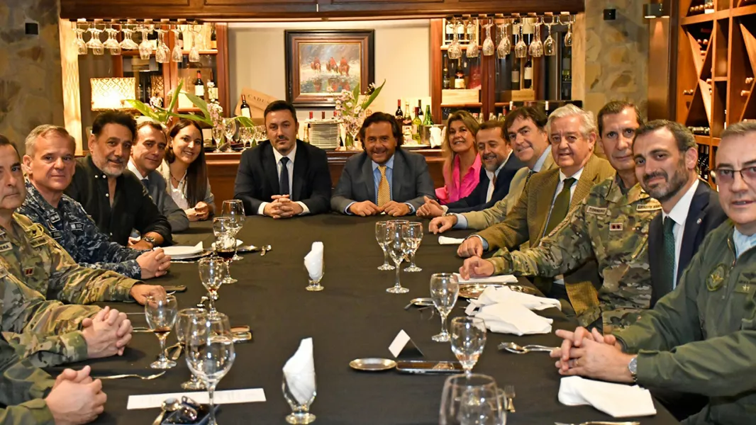 101672-por-la-operacion-roca-en-la-frontera-norte-se-reunieron-el-gobernador-de-salta-y-el-ministro-de-defensa-de-nacion