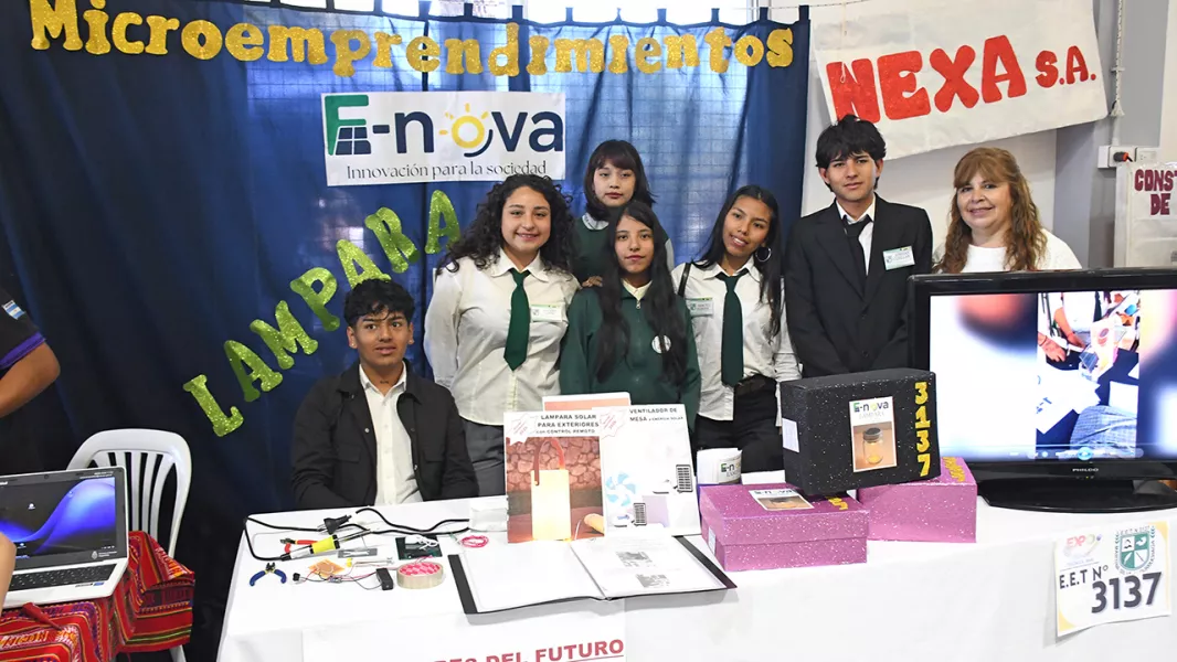 105034-expo-tecnica-2025-celebro-el-talento-y-la-innovacion-de-los-estudiantes-saltenios