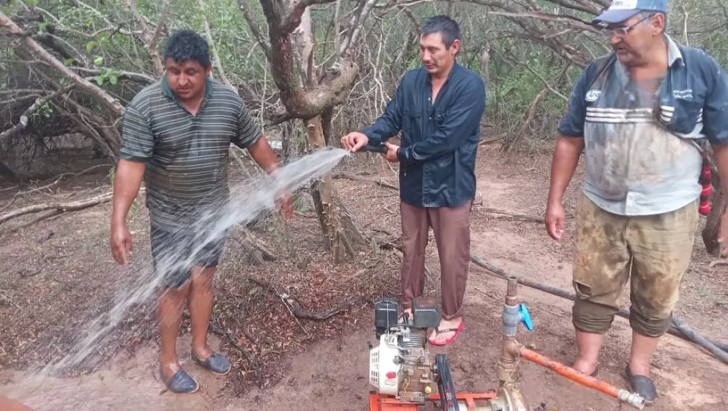 104850-se-concretaron-obras-de-pozos-de-agua-para-pequenios-productores-en-rivadavia-banda-norte