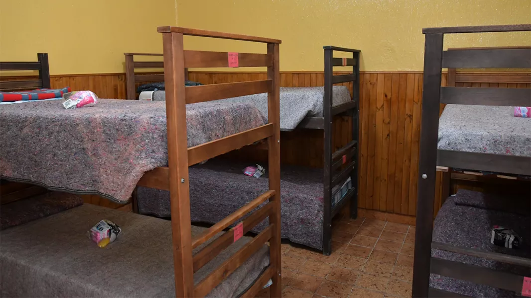 12061-abre-sus-puertas-el-hogar-de-noche-el-gobernador-habilito-el-refugio-para-las-personas-en-situacion-de-calle