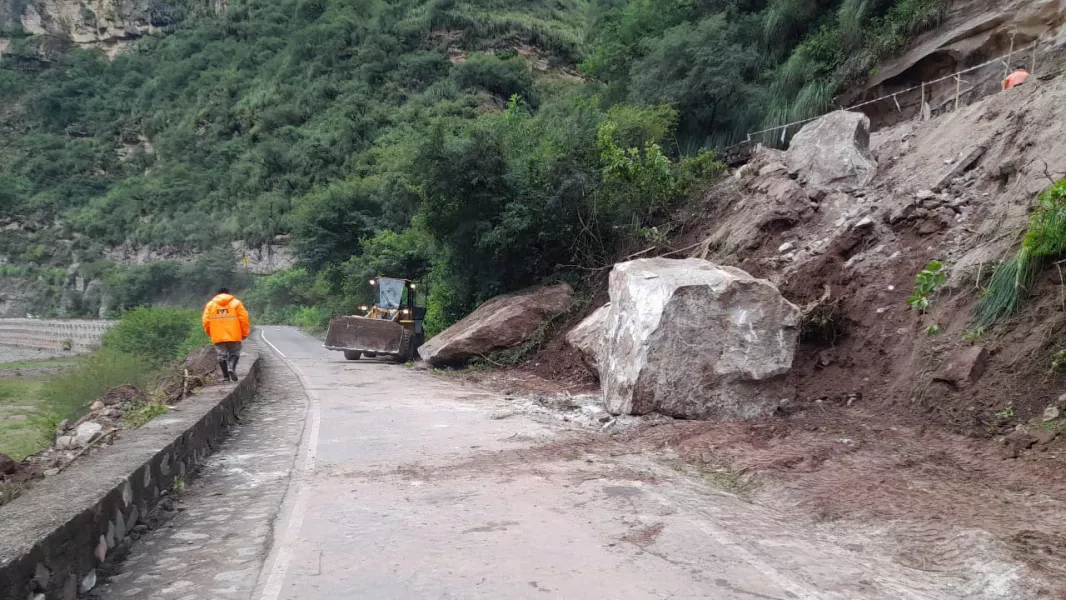 100559-vialidad-realizo-tareas-de-despeje-en-la-ruta-provincial-33