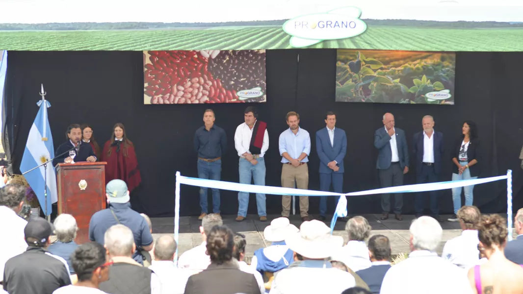 16776-saenz-encabezo-la-inauguracion-de-la-primer-expo-prograno-edicion-lajitas-la-muestra-agricola-mas-grande-del-norte-argentino