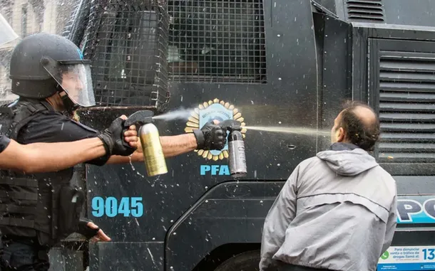 represion-gas-pimientajpg