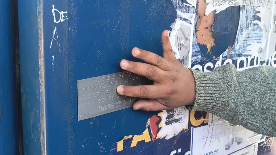 instalacion-placa-braille-2-1536x864