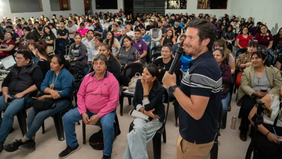 110212-general-mosconi-cerca-de-500-personas-participaron-en-un-taller-de-inteligencia-artificial
