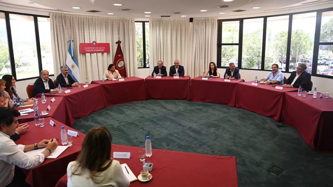 21011-el-gobernador-saenz-encabezo-una-reunion-de-gabinete-para-fijar-prioridades-y-planificar-las-proximas-metas-de-gestion