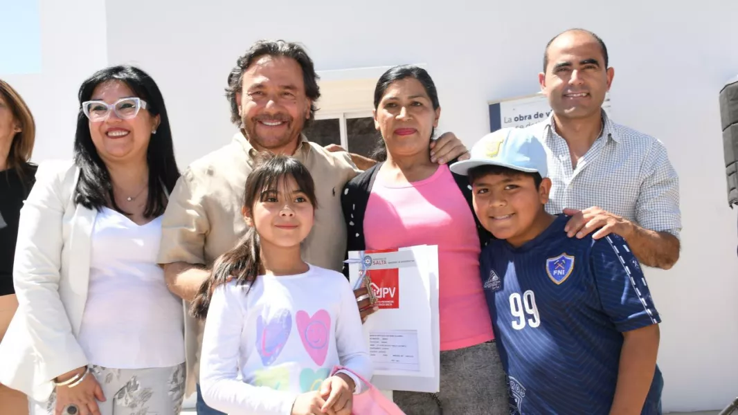 19773-con-la-entrega-de-47-viviendas-en-cafayate-la-gestion-saenz-convirtio-a-mas-de-4250-familias-en-propietarias