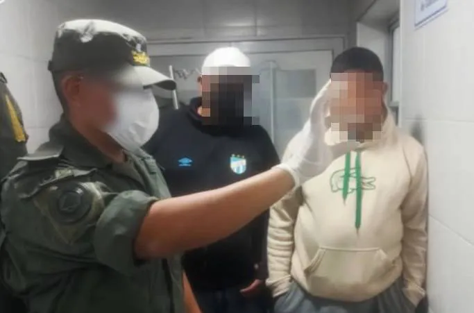 tucuman-_capsuleros_detenidos-_cocaina-_omnibus_4