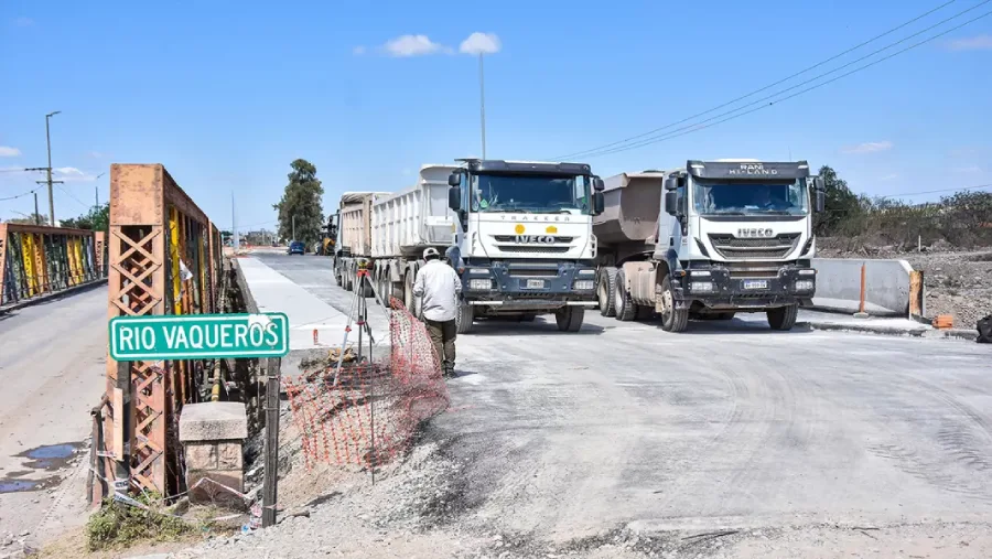 24766-realizaron-la-prueba-de-carga-sobre-el-nuevo-puente-de-vaqueros